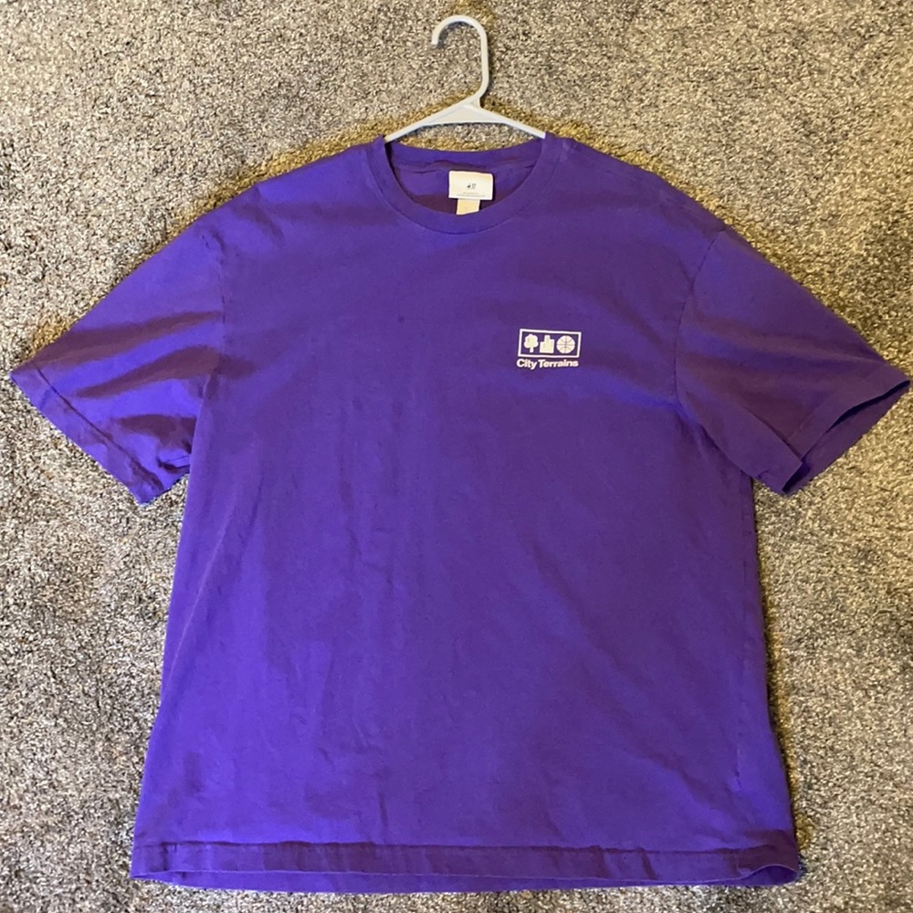 H and M suburban research tee
